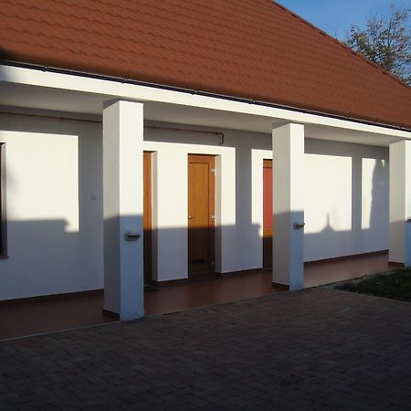 Hotel Paks Panzio Exteriér fotografie