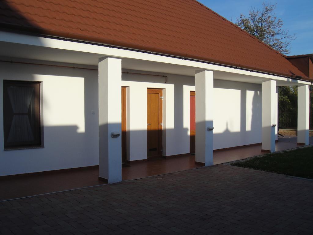 Hotel Paks Panzio Exteriér fotografie